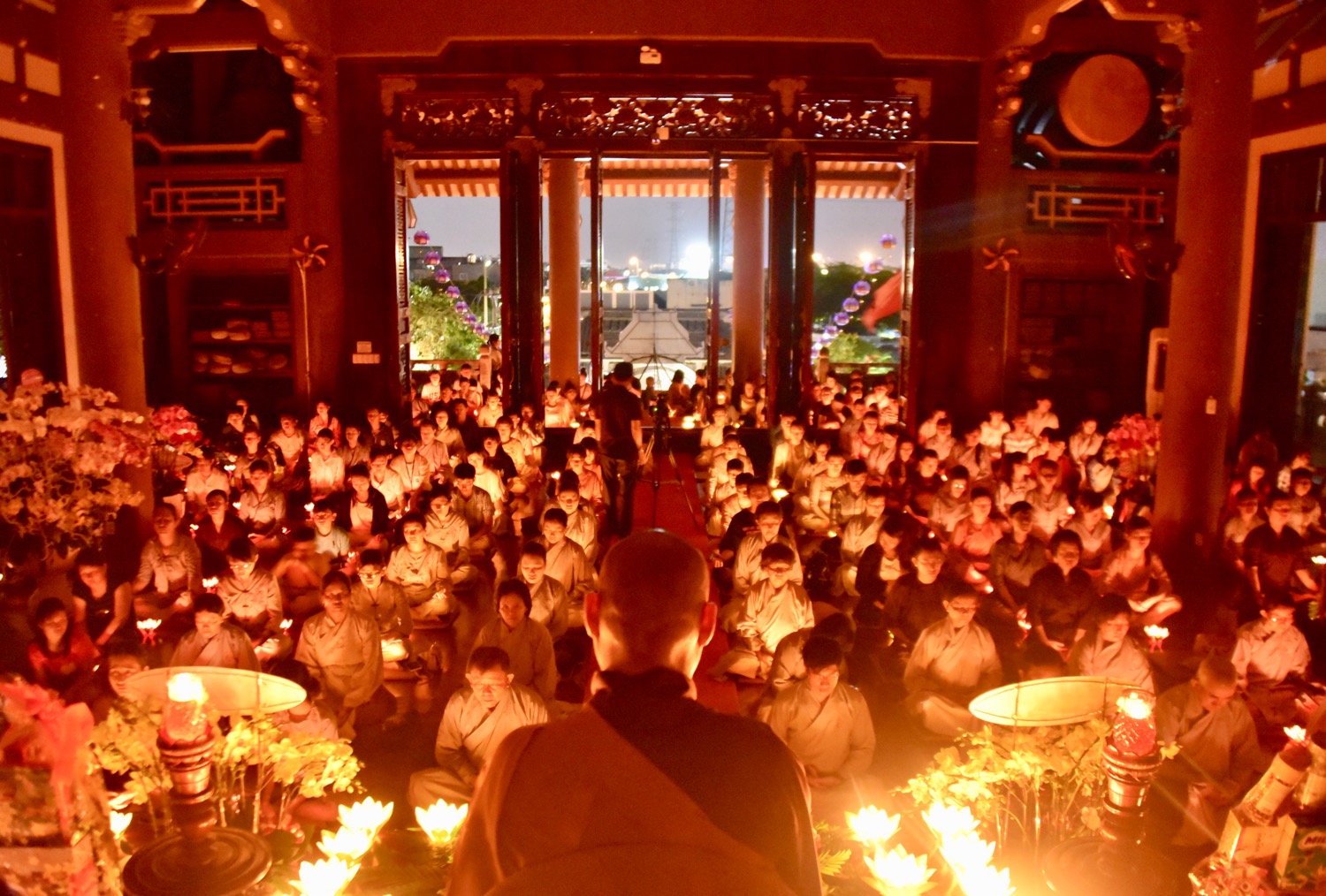 Hoa đăng nguyện cầu đêm Vesak 2019 tại Tu viện Khánh An