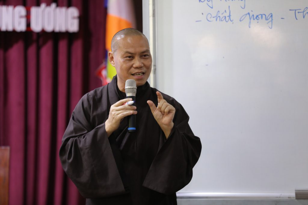 Thượng tọa Thích Trí Chơn chia sẻ: “Chất liệu chính của người dẫn chương trình Phật giáo”