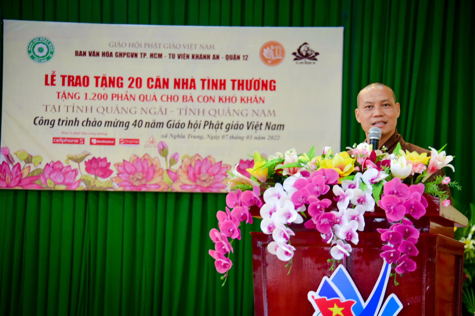 Ban Văn hoá Phật giáo thành phố trao tặng 11 căn nhà, 1 giếng nước và 600 phần quà tại Quảng Ngãi