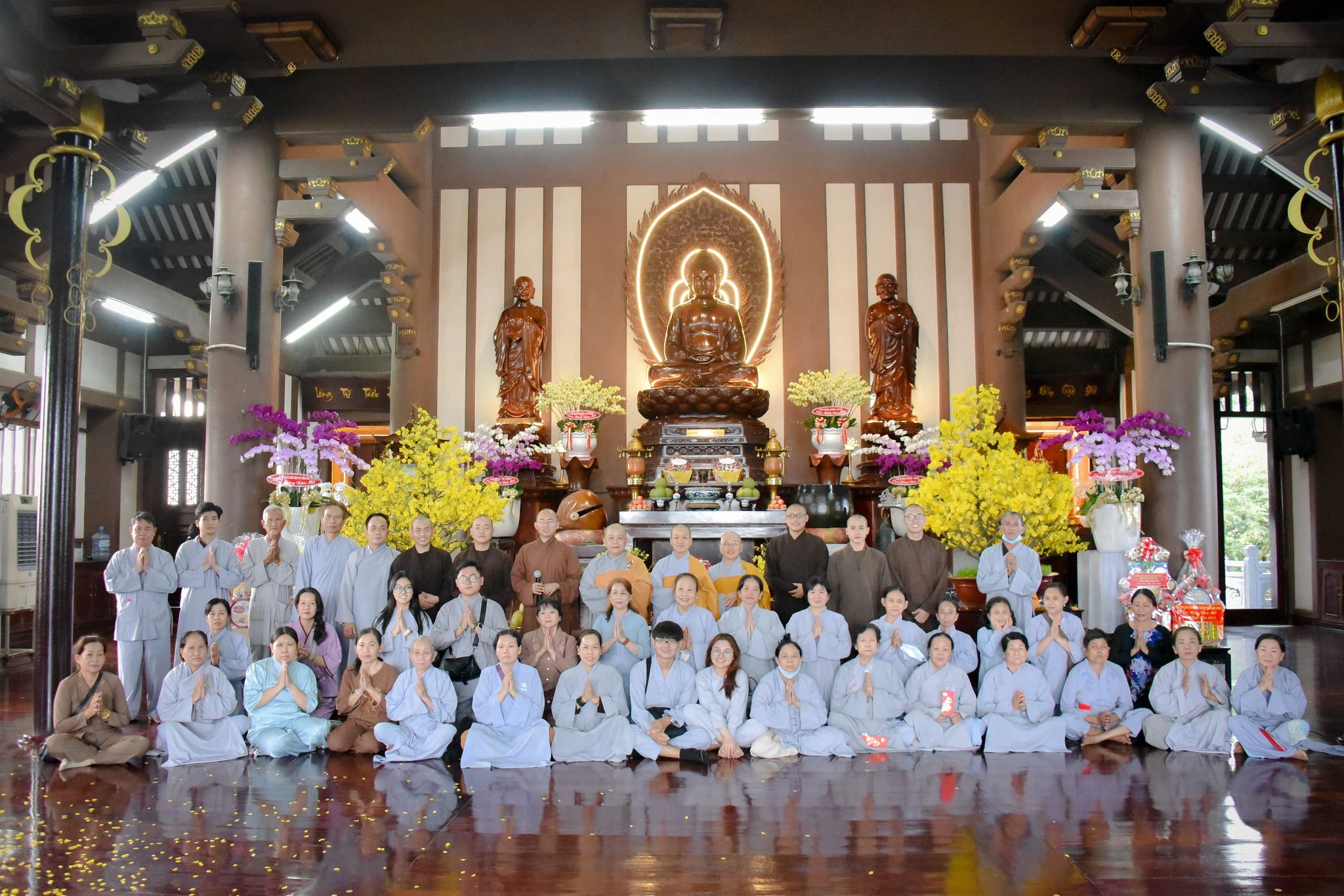 [Hình ảnh] Các phái đoàn hành hương xuân Quý Mão tại Tu viện Khánh An.