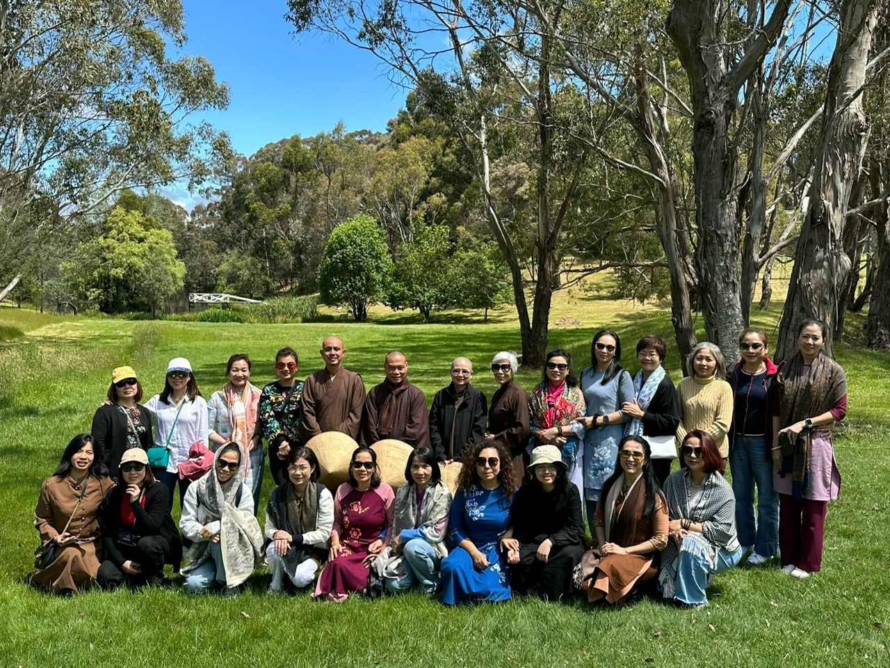 Đoàn tu viện Khánh An thăm chùa Phật Ngọc và tu viện Nhập Lưu - Melbourne