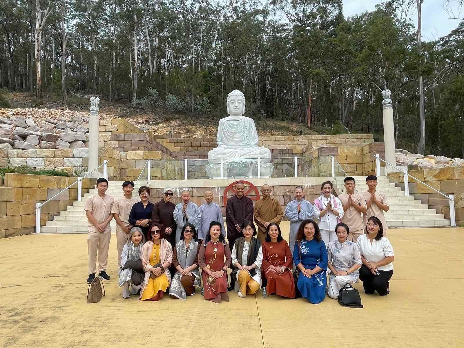 Đoàn Phật tử tu viện Khánh An thăm Thiền lâm Pháp Bảo - Sydney 