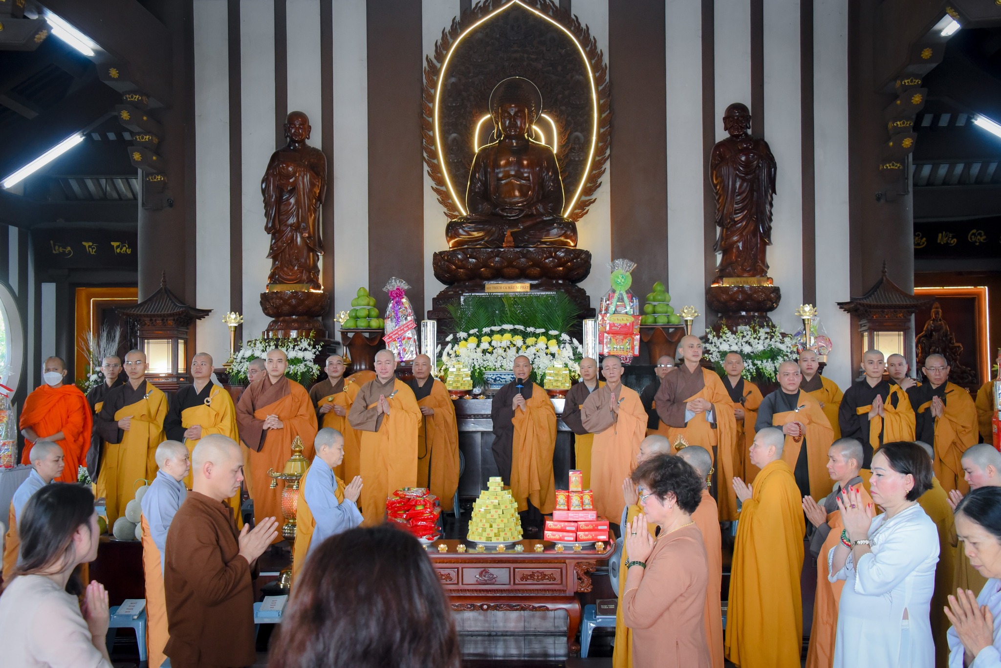 Phật tử cộng hòa Séc họp mặt, tổ chức lễ cầu nguyện tại tu viện Khánh An 