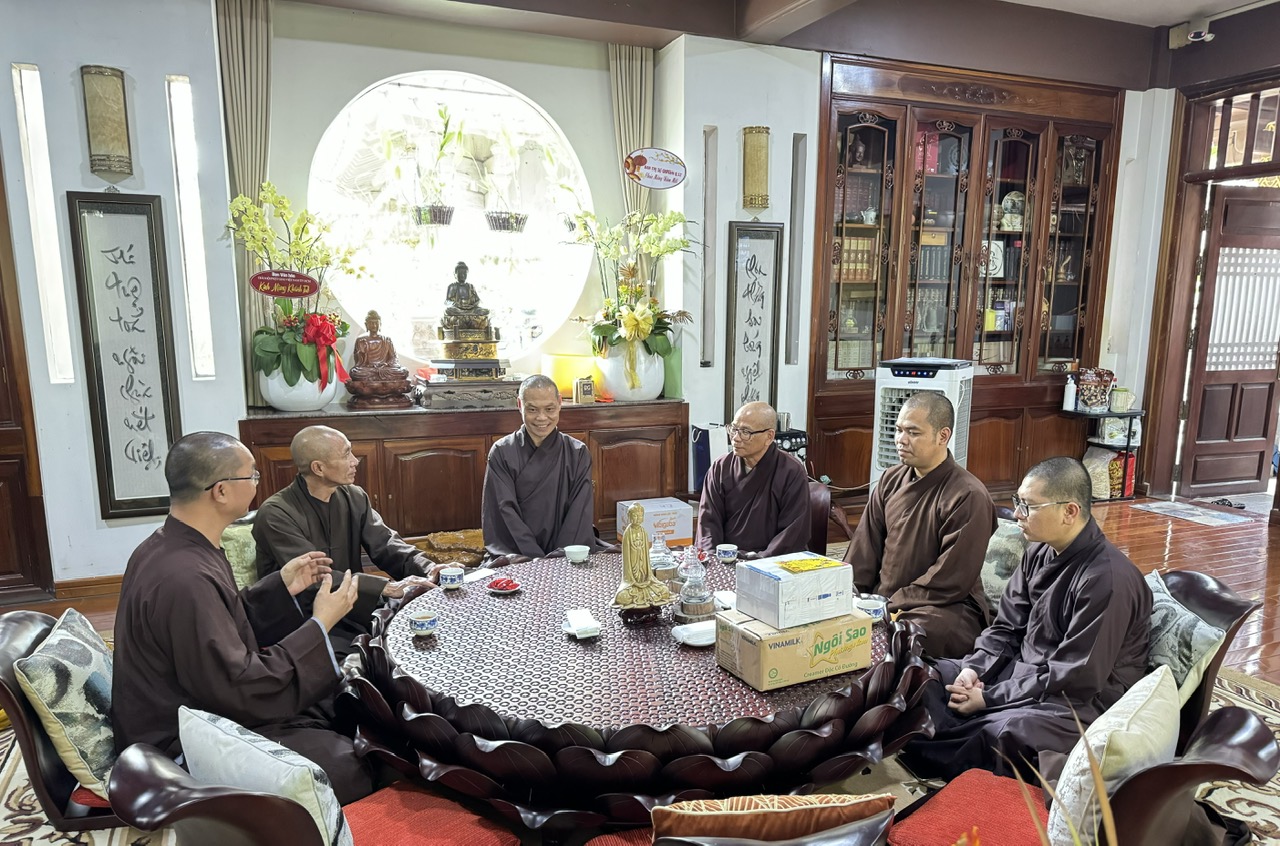 Thường trực Ban trị sự GHPGVN. tỉnh Ninh Thuận thăm tu viện Khánh An