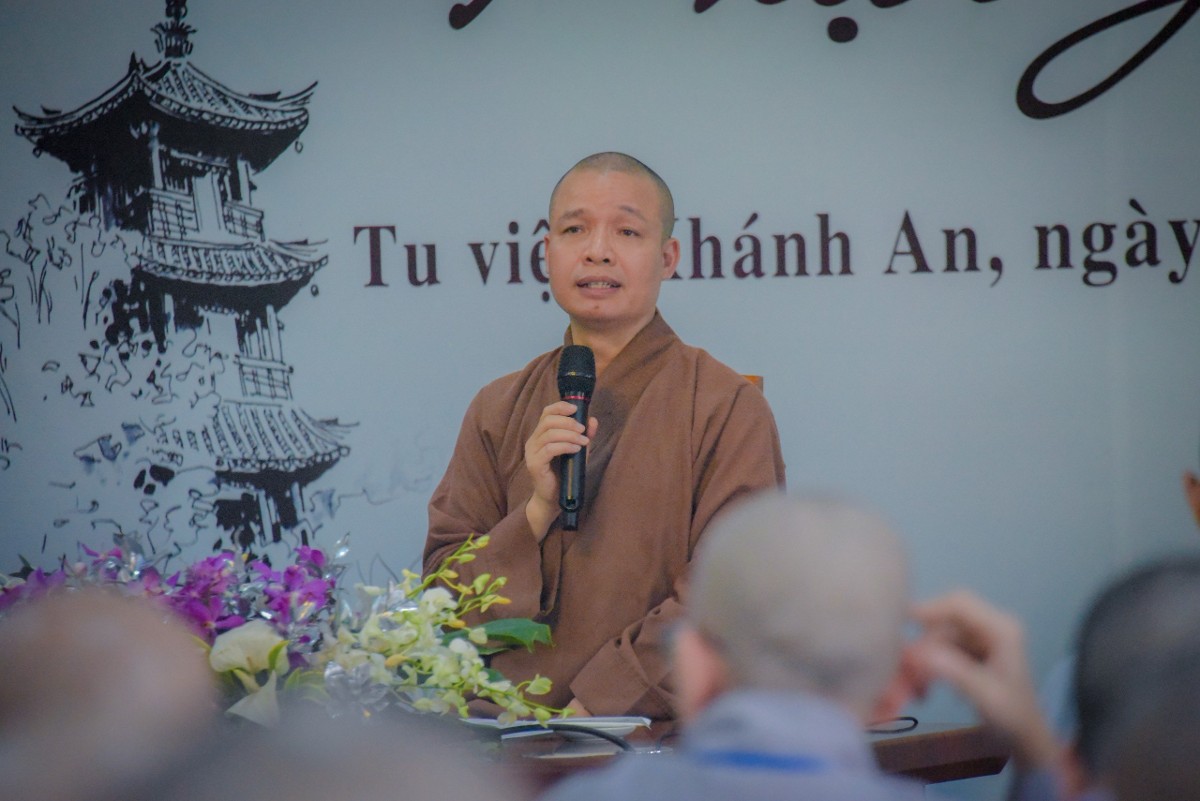 TT. Thích Minh Quang chia sẻ với chủ đề “Một số kỹ năng cơ bản & Những điều cần lưu ý đối với người dẫn chương trình Phật giáo” 