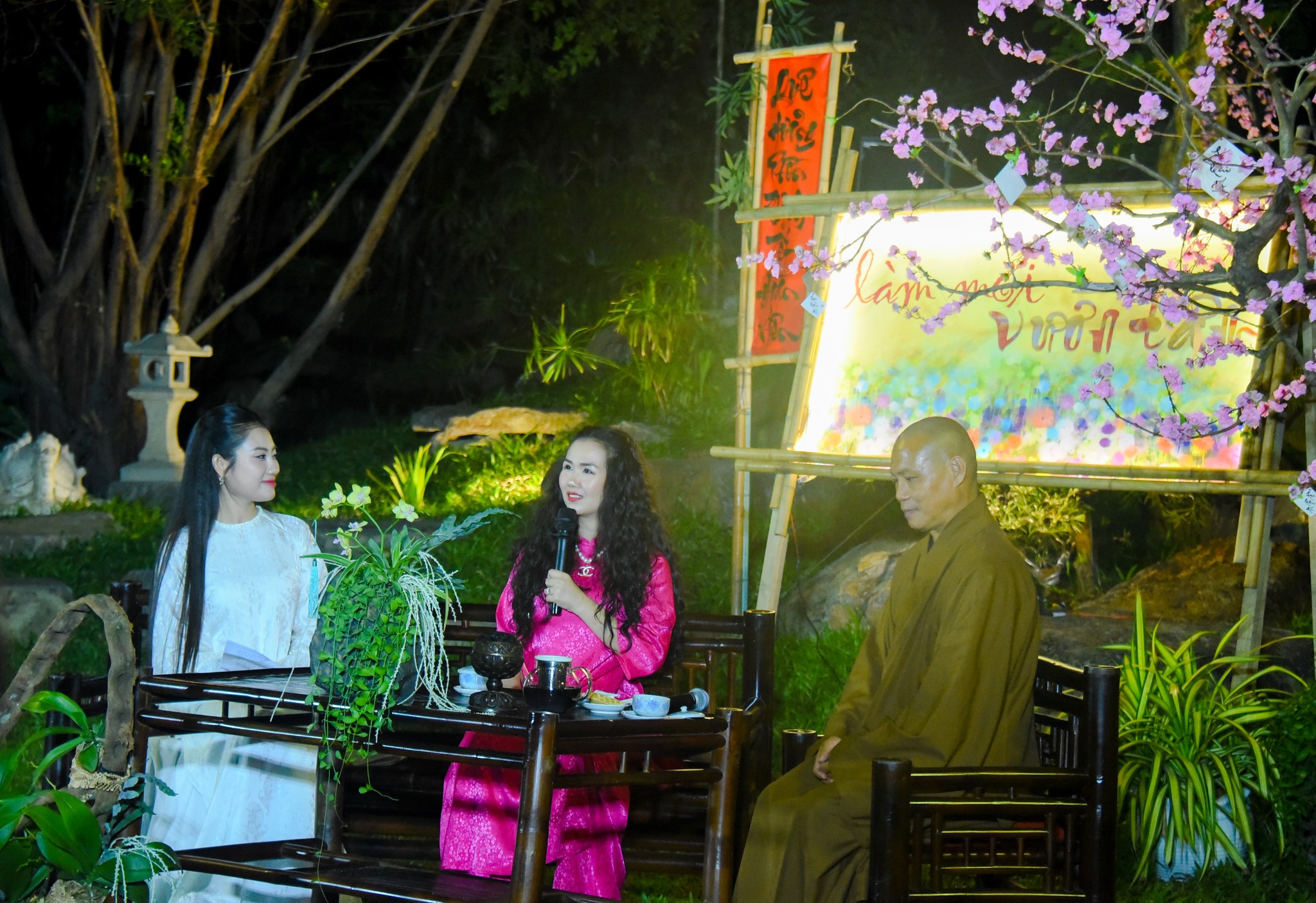 Trò chuyện với người trẻ qua talkshow "Làm mới vườn tâm" cùng thầy Trí Chơn và ca sĩ Võ Hạ Trâm