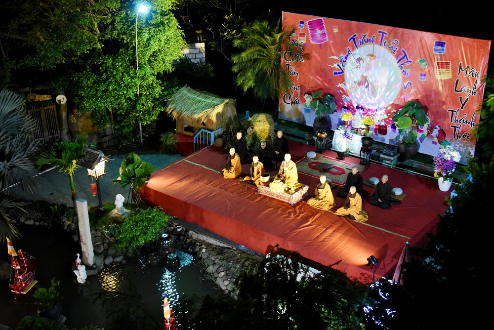 Pháp thoại “Trăng Từ Bi” trong đêm trung thu tại Tu viện Khánh An.