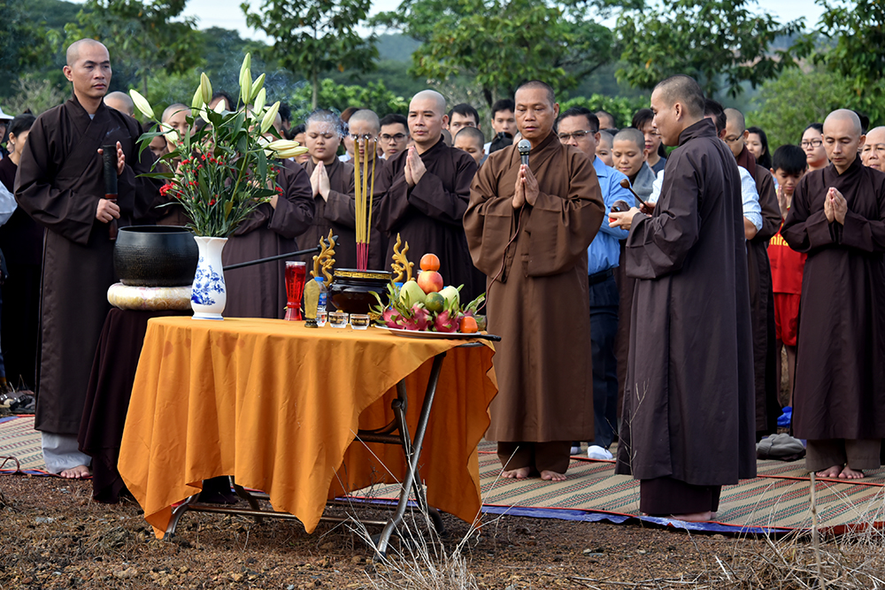 Khai mạc khóa tu “Bồi đắp gốc rễ” và khởi công dựng tượng bồ tát Quan âm và Địa Tạng  tại Tu viện Khánh An - Đồng Nai